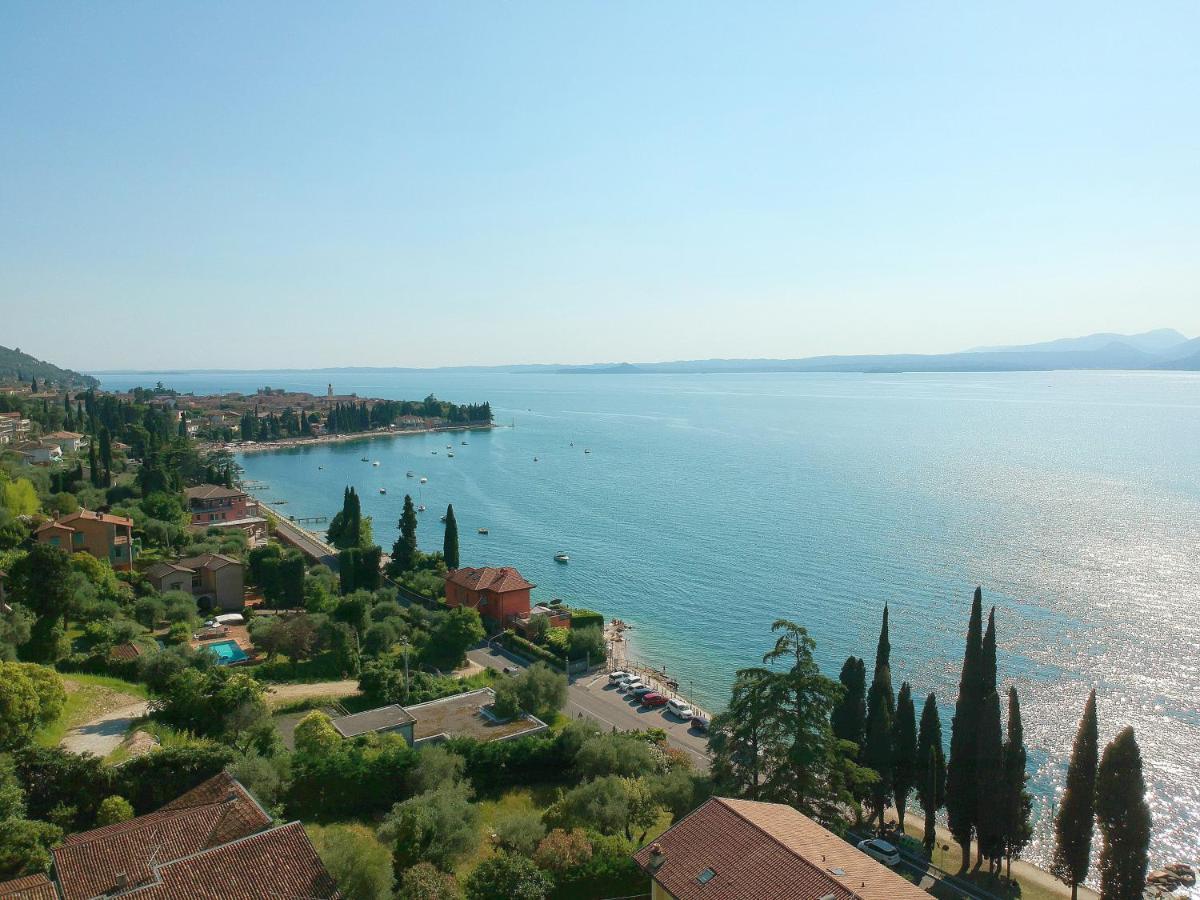 Hotel Galvani Torri Del Benaco Bagian luar foto