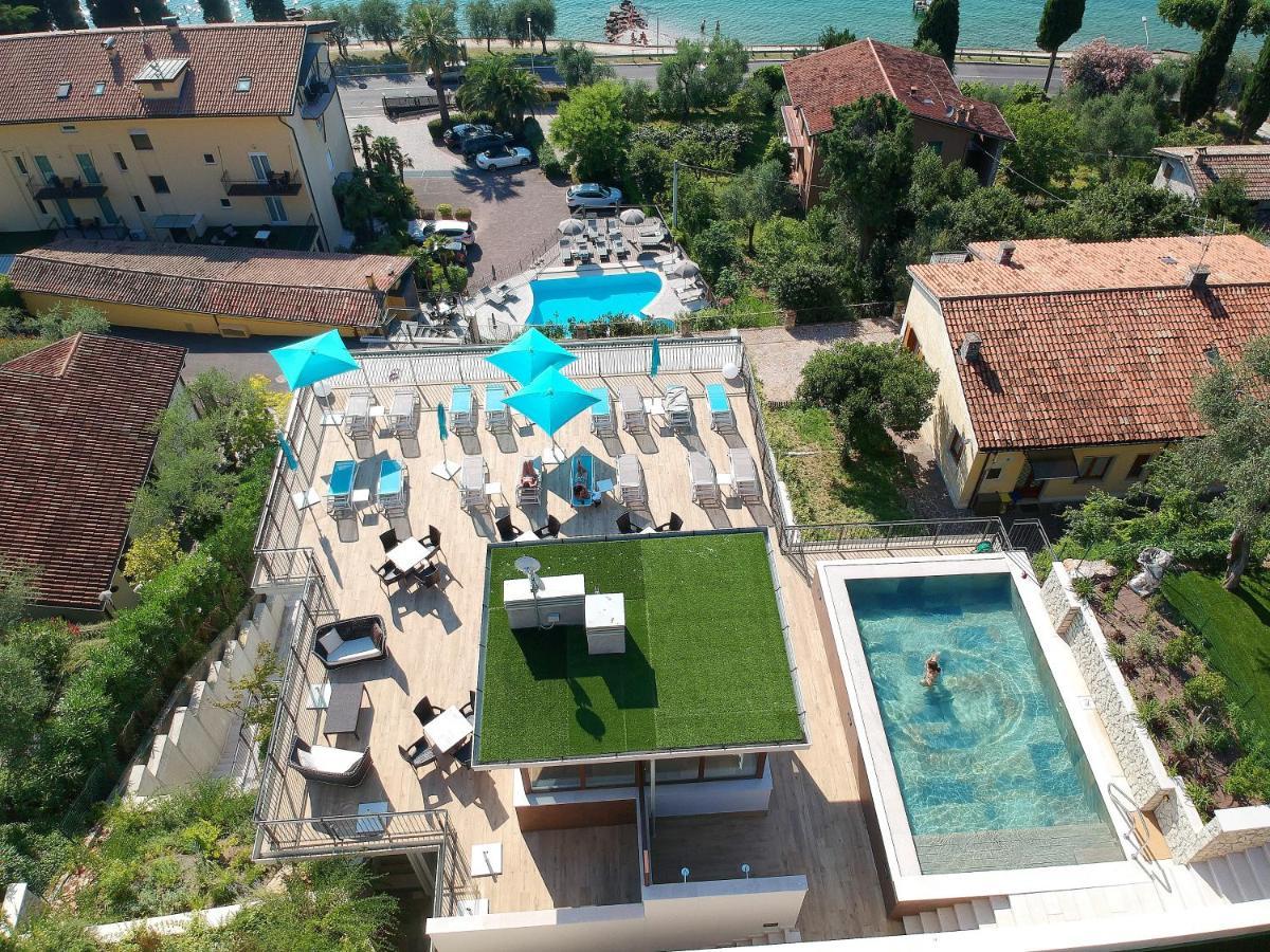 Hotel Galvani Torri Del Benaco Bagian luar foto