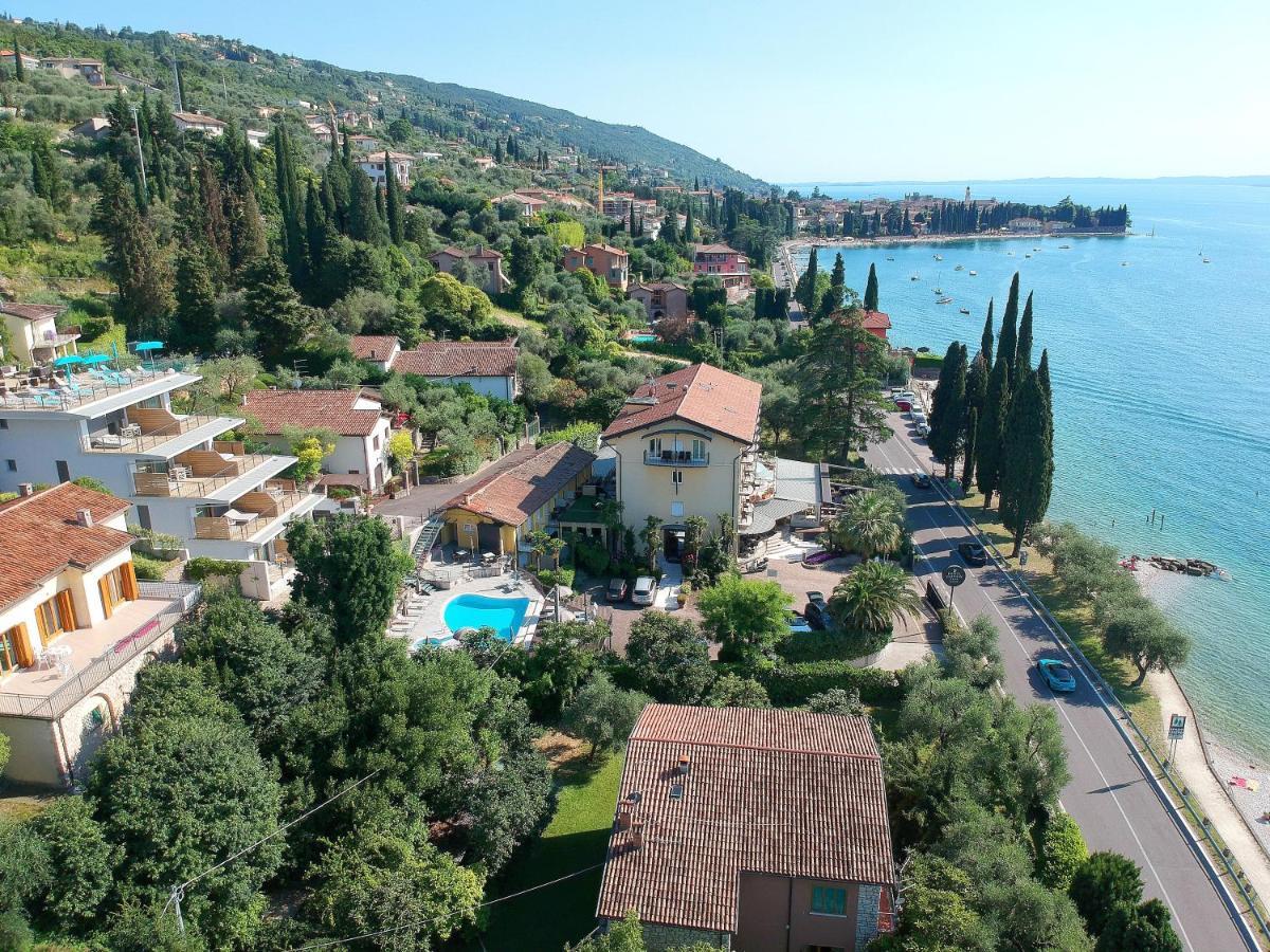 Hotel Galvani Torri Del Benaco Bagian luar foto