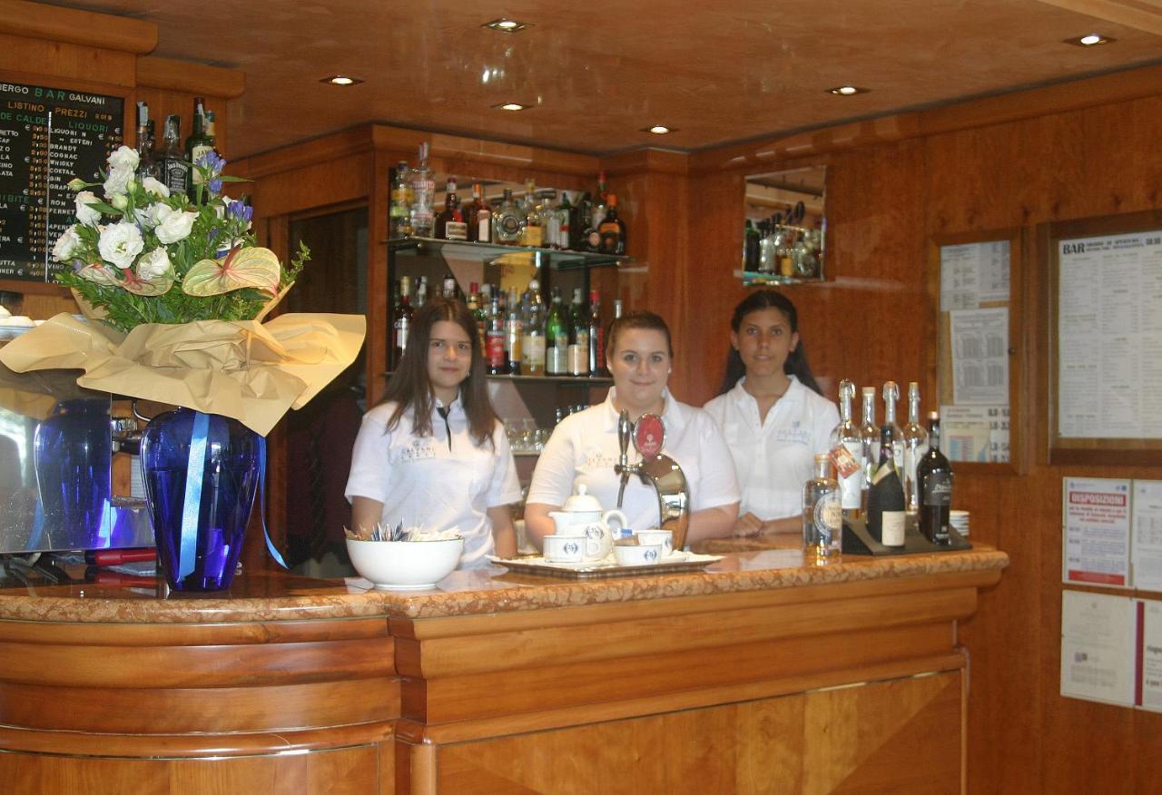 Hotel Galvani Torri Del Benaco Bagian luar foto