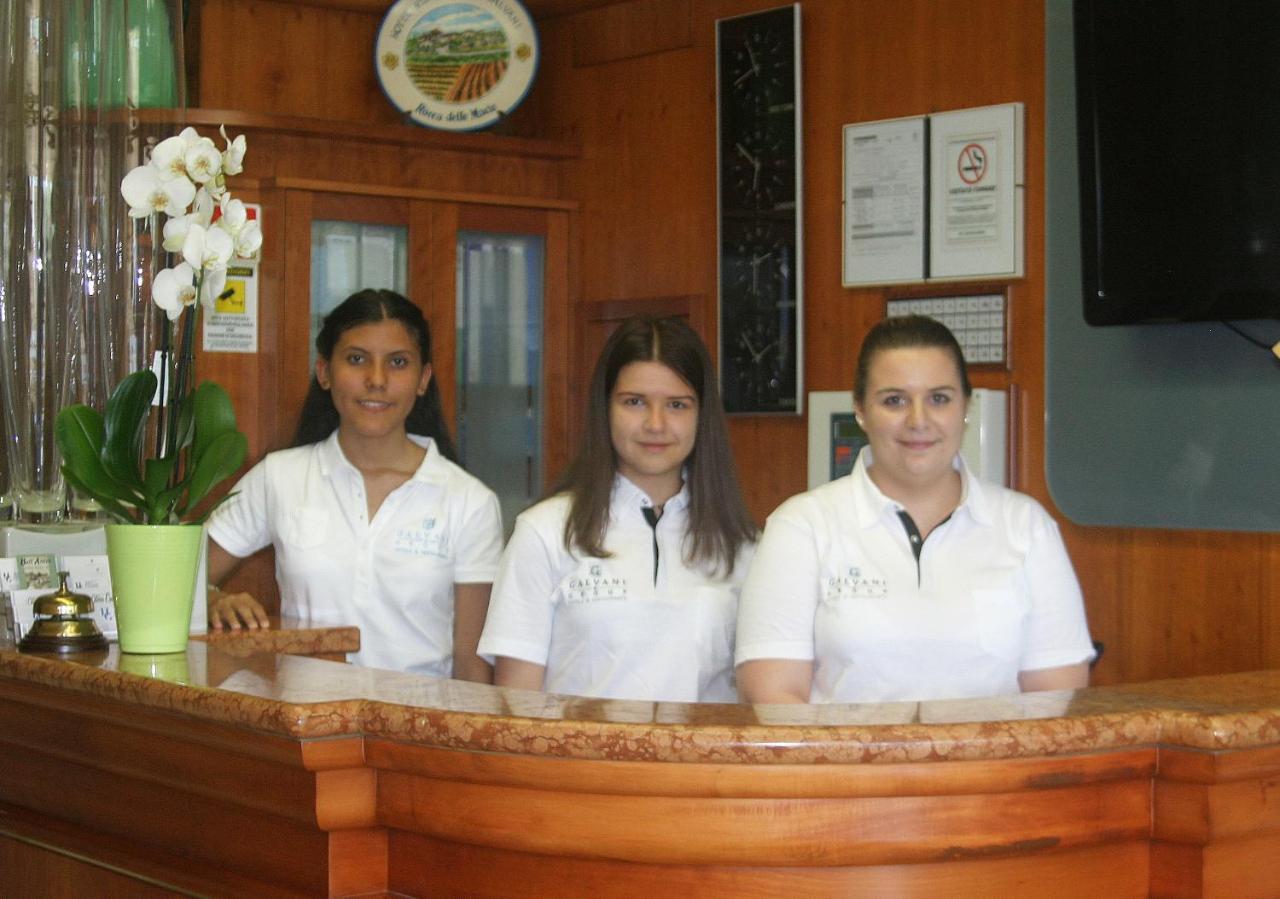 Hotel Galvani Torri Del Benaco Bagian luar foto