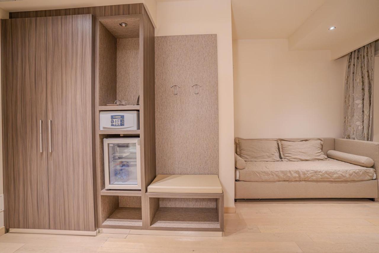Hotel Galvani Torri Del Benaco Bagian luar foto