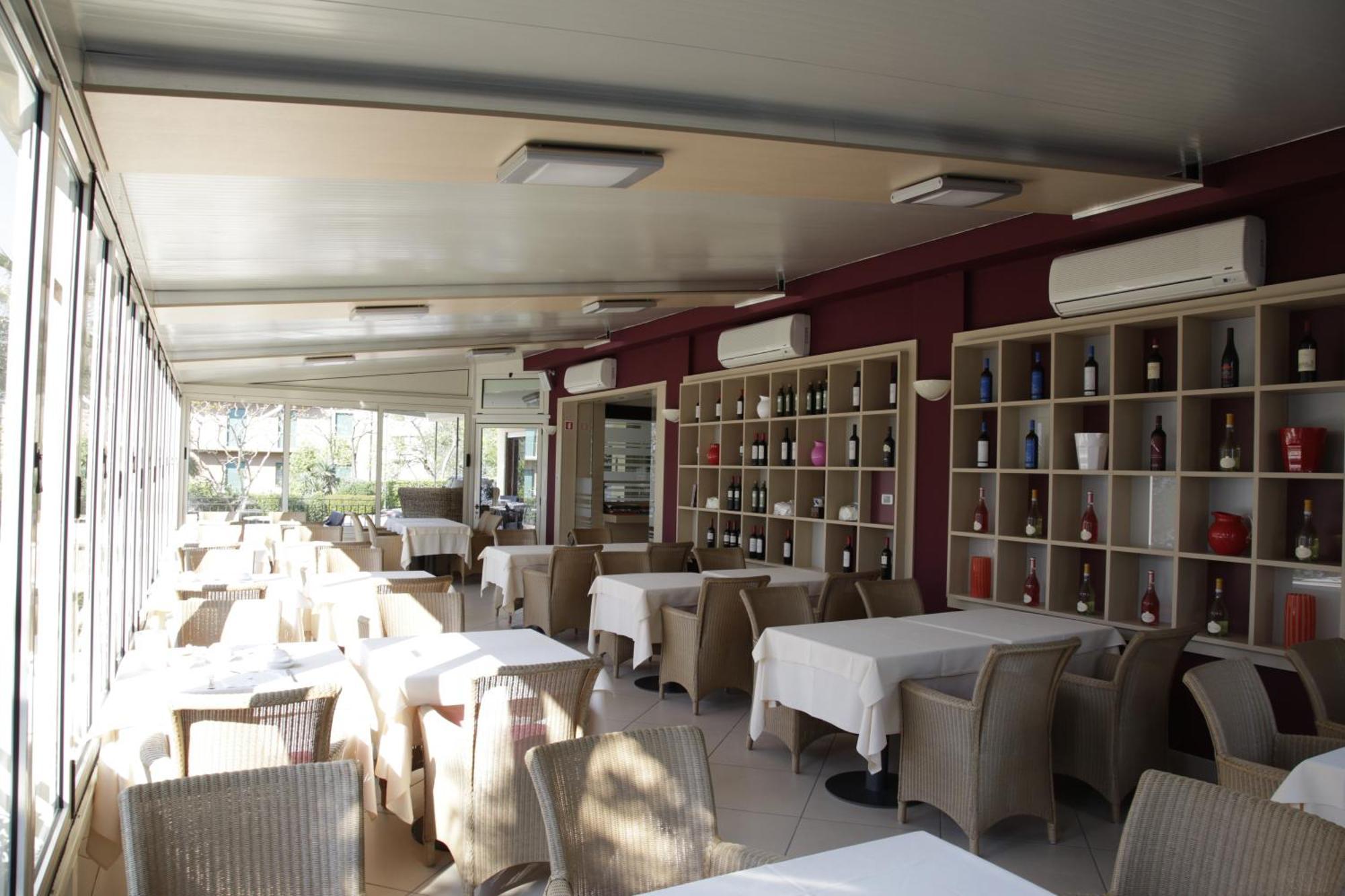 Hotel Galvani Torri Del Benaco Bagian luar foto