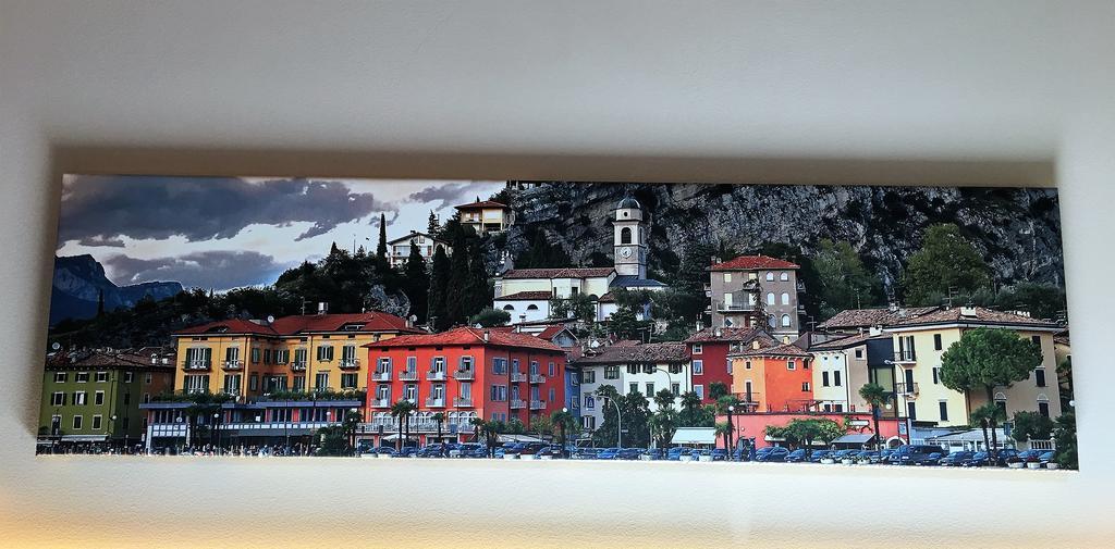 Hotel Galvani Torri Del Benaco Bagian luar foto