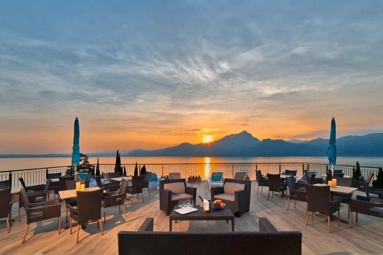 Hotel Galvani Torri Del Benaco Bagian luar foto