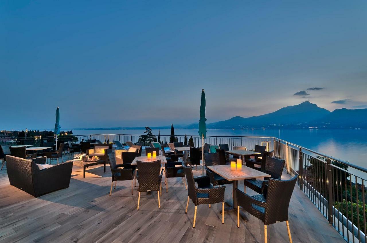 Hotel Galvani Torri Del Benaco Bagian luar foto