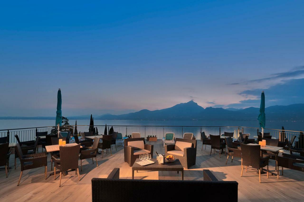 Hotel Galvani Torri Del Benaco Bagian luar foto